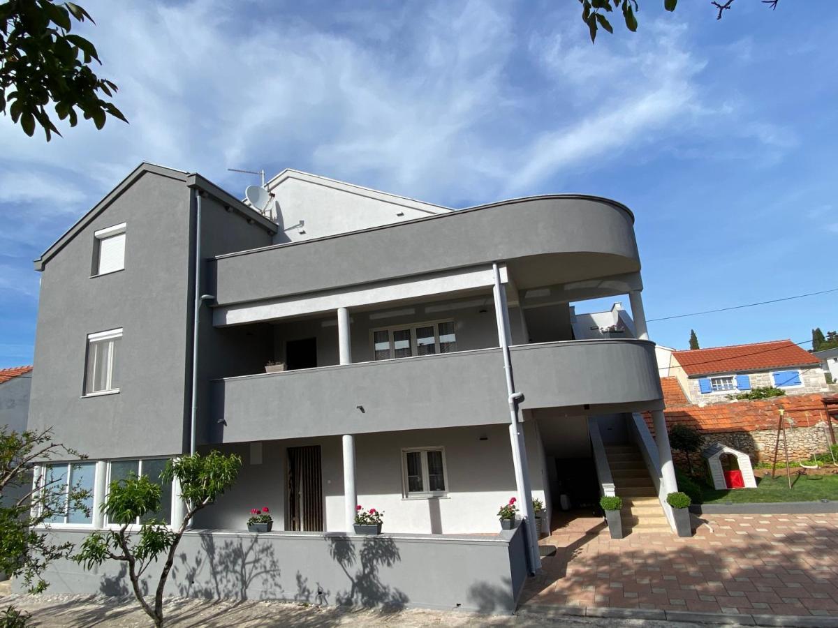 Apartments Nada Sukošan Exterior foto